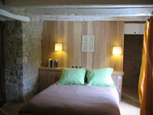 chambre gite aveyron avec piscine et chemine